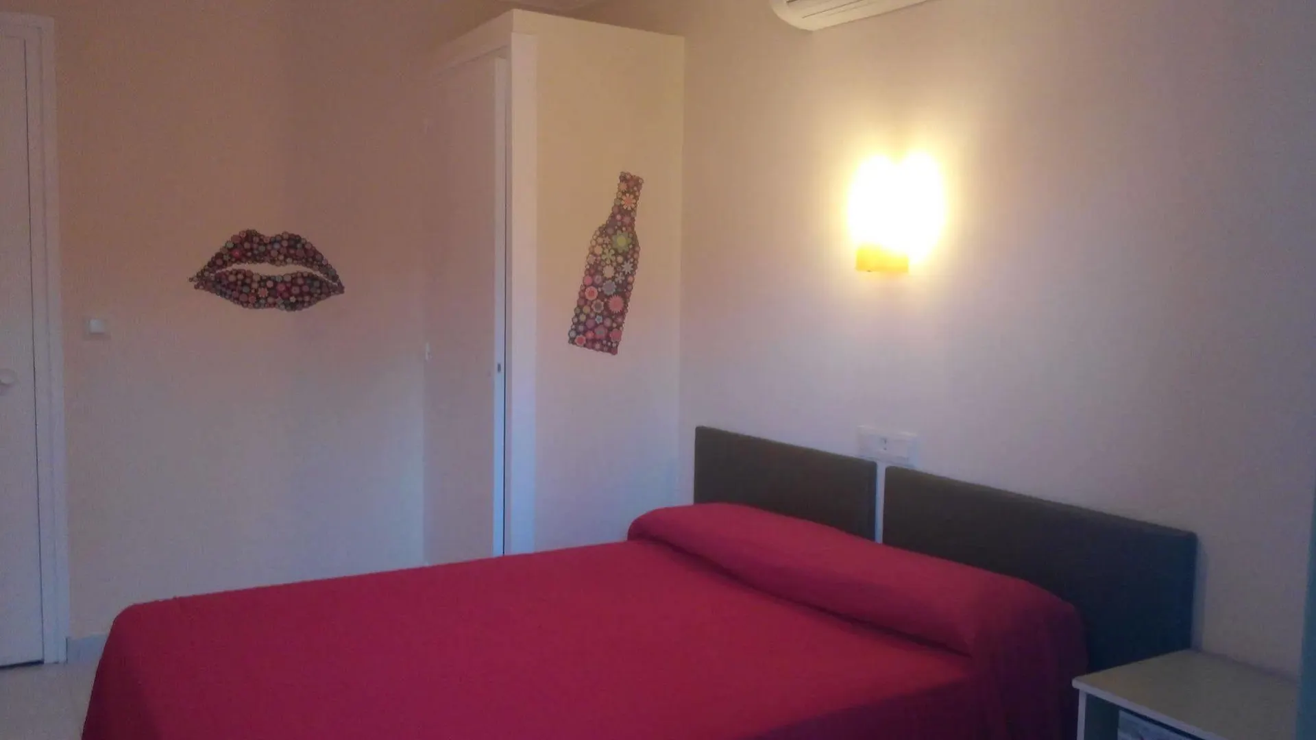 Hostal Univers Calella 2*,  Espanha
